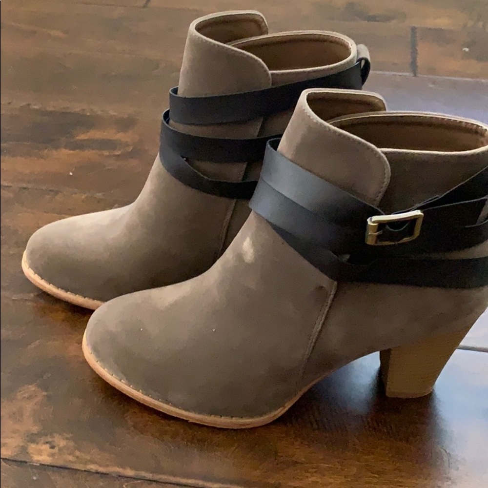 Mi Im suede brown boots